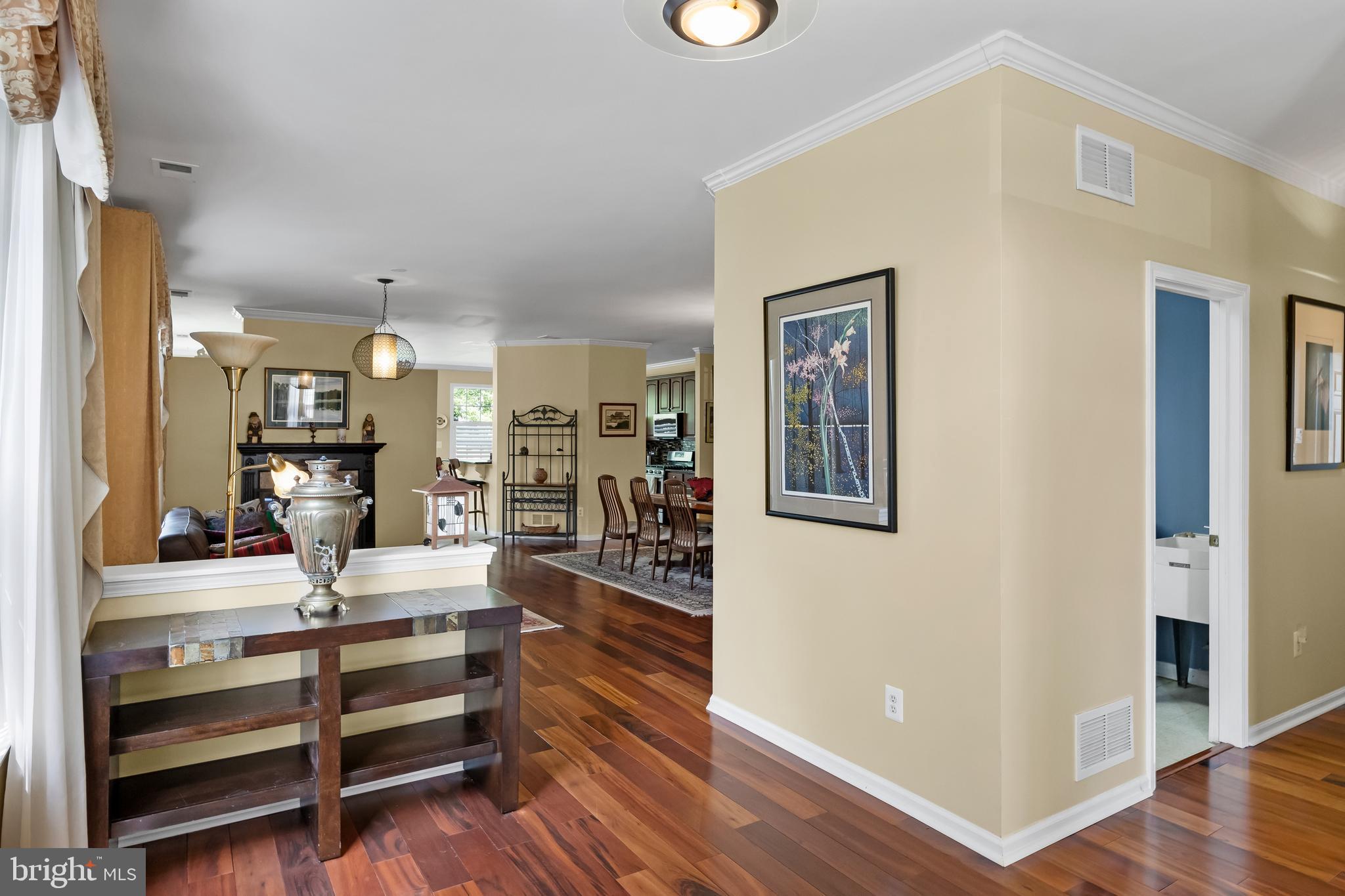 47 Vandevere Ln