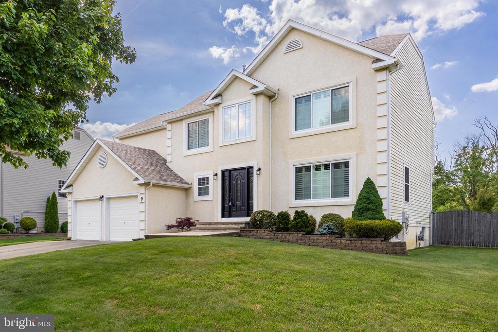 9 Kathryn Ct