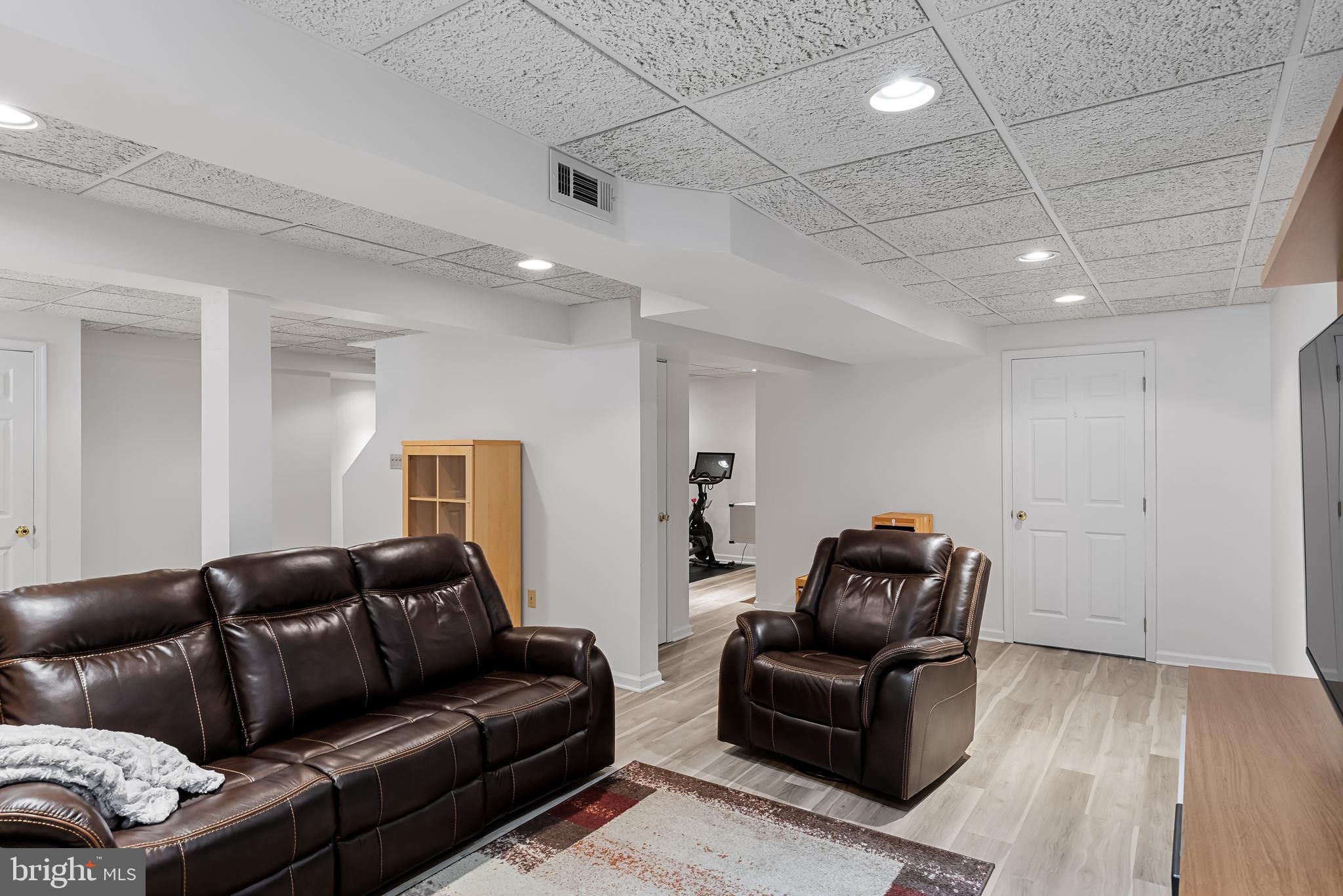 9 Kathryn Ct