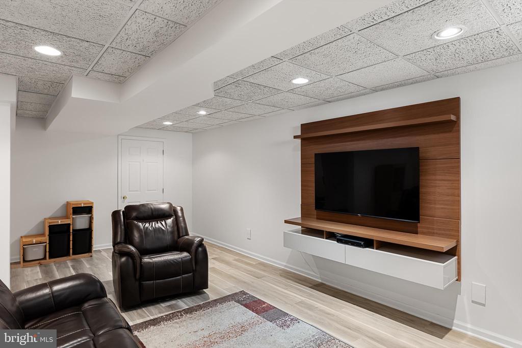 9 Kathryn Ct