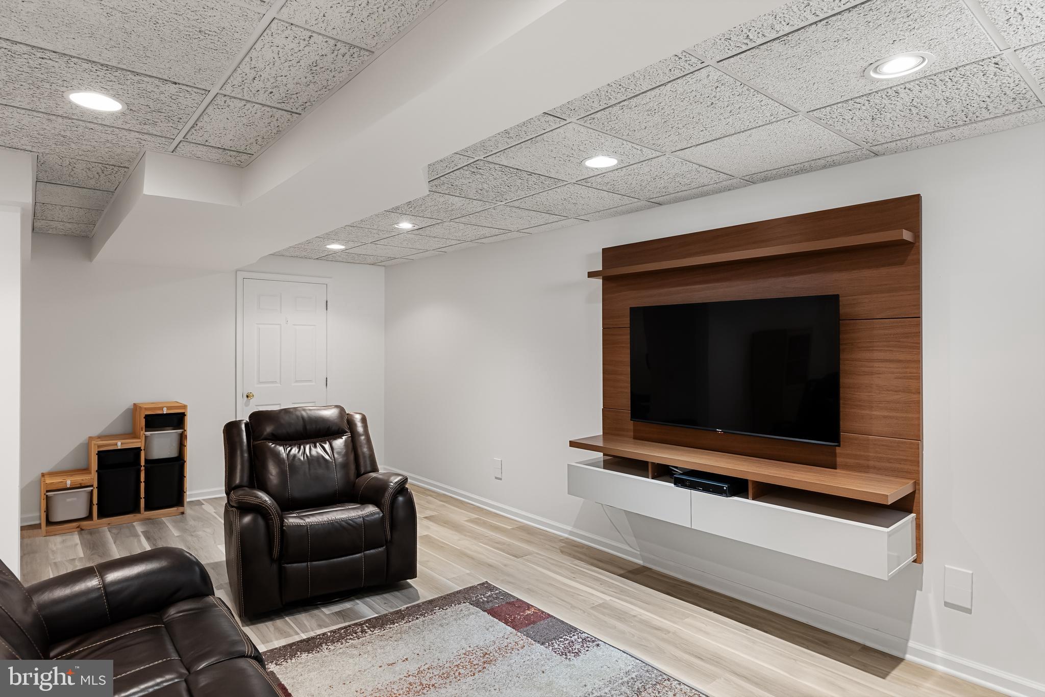 9 Kathryn Ct