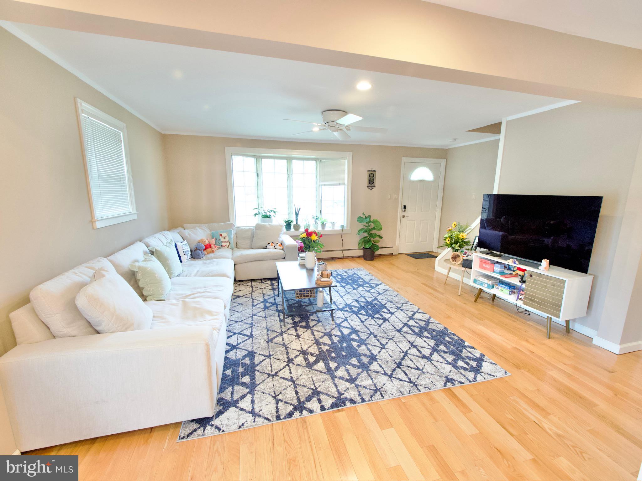 35 W WOODCREST AVENUE