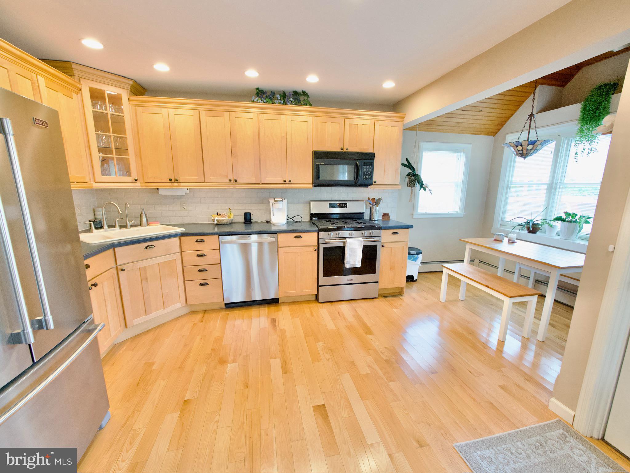 35 W WOODCREST AVENUE