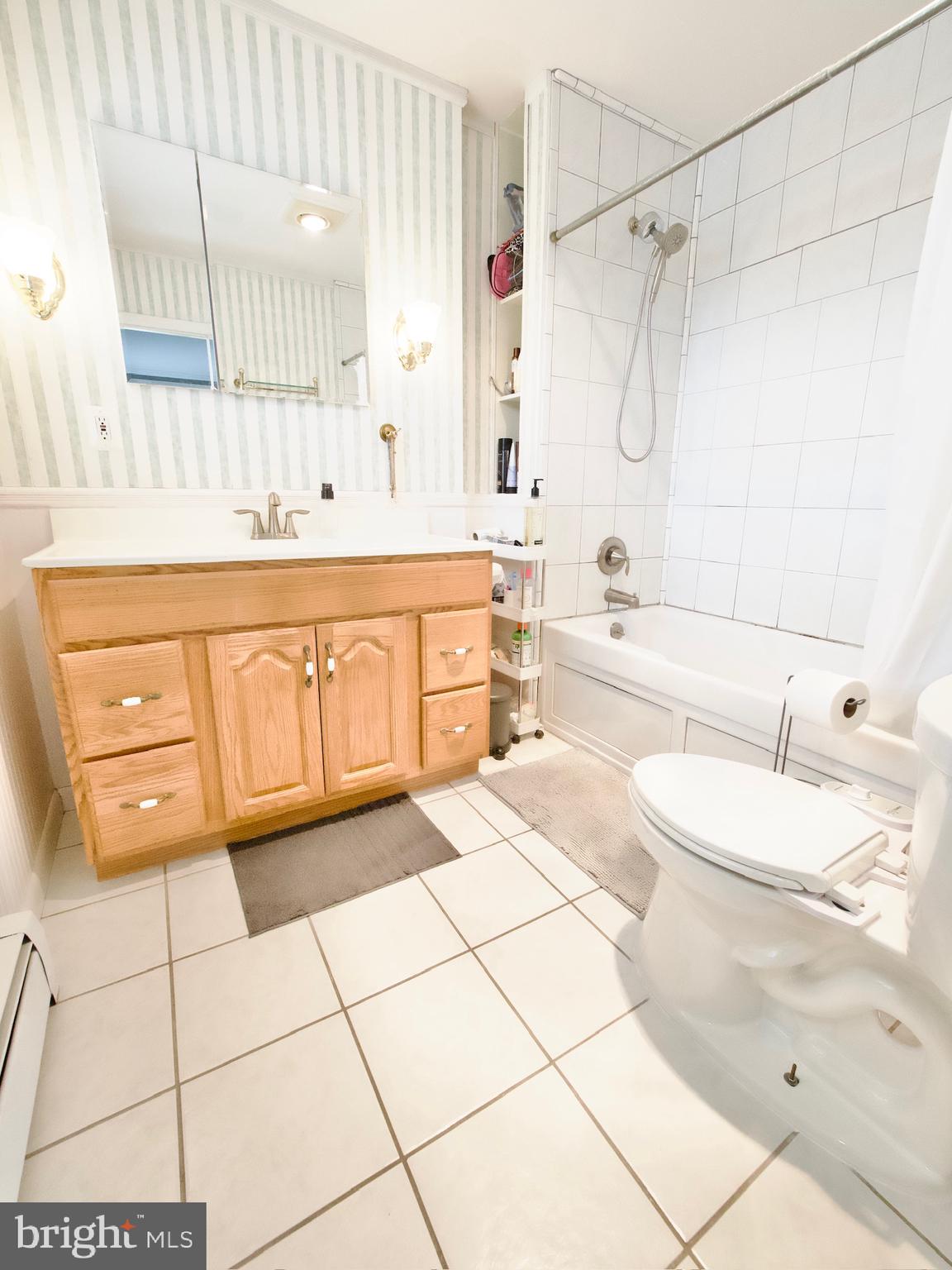 35 W WOODCREST AVENUE