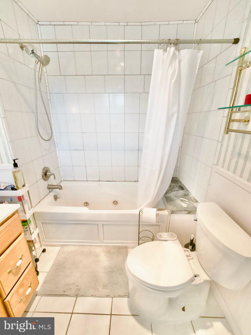 35 W WOODCREST AVENUE