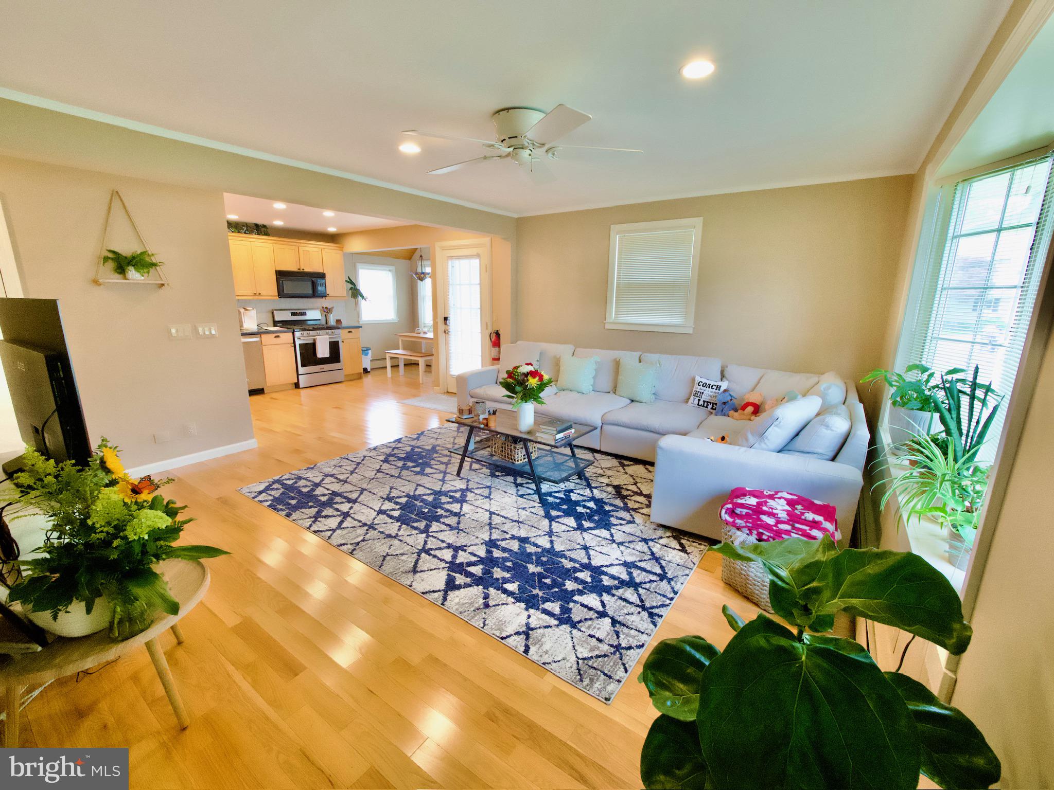 35 W WOODCREST AVENUE