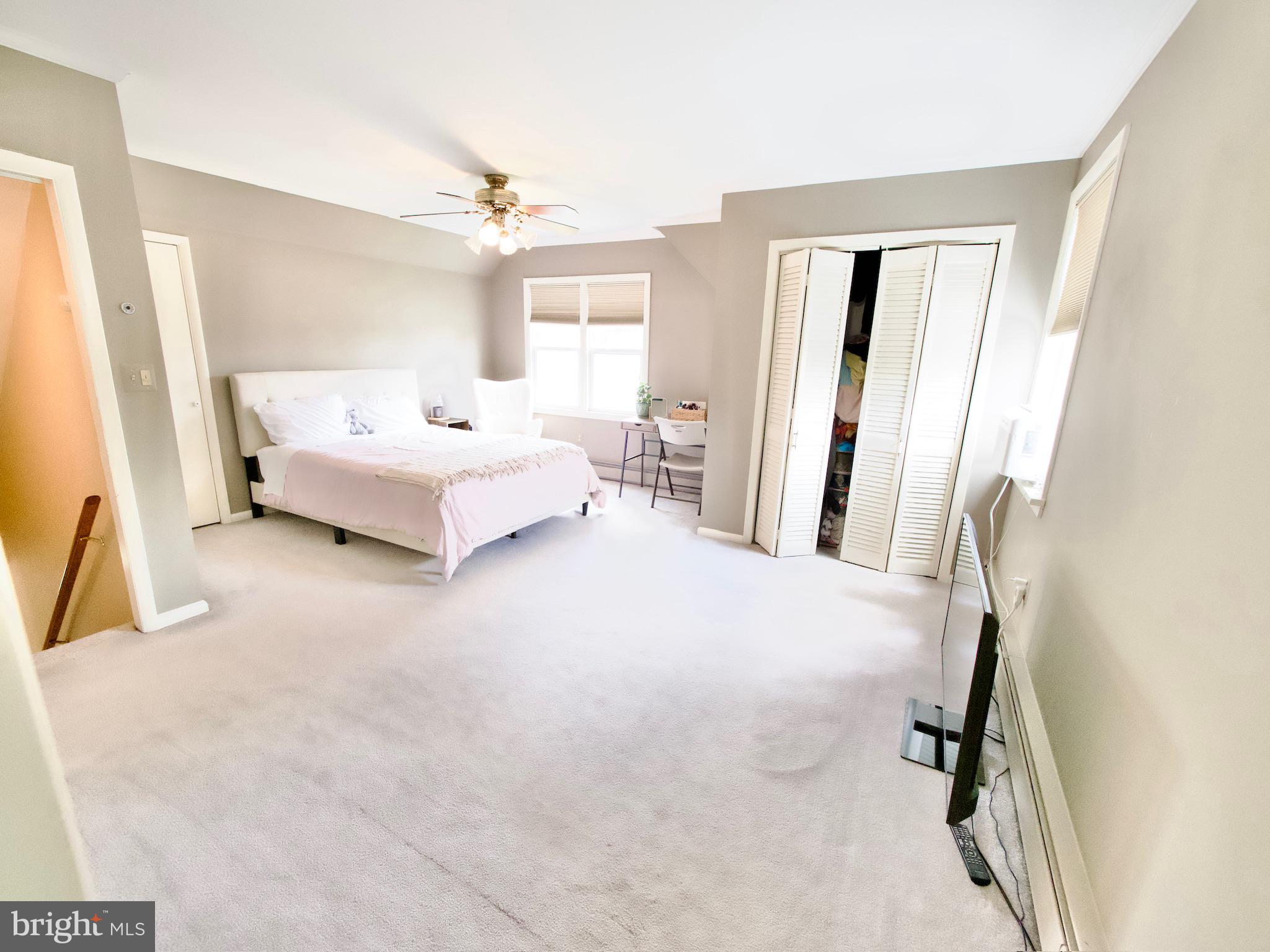 35 W WOODCREST AVENUE