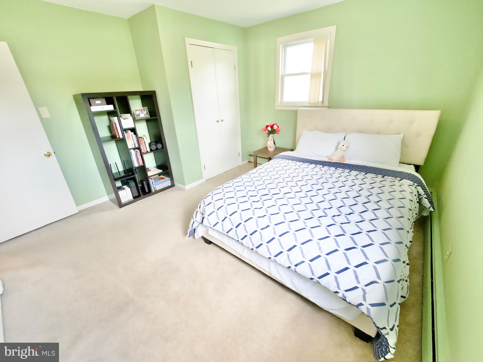 35 W WOODCREST AVENUE