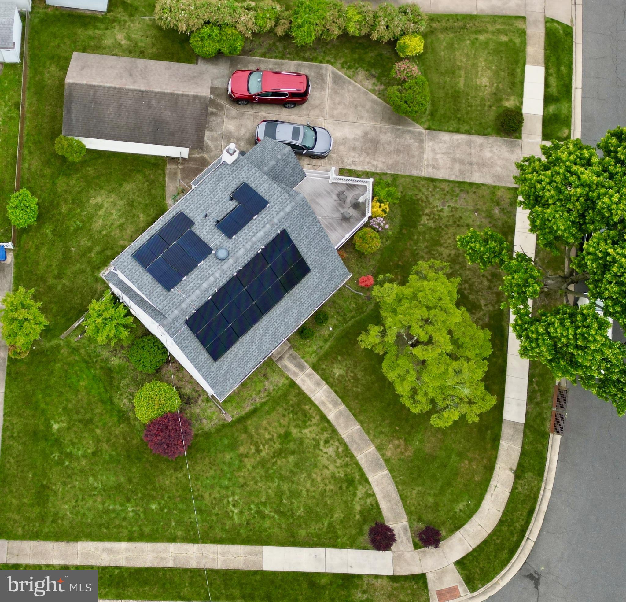 35 W WOODCREST AVENUE