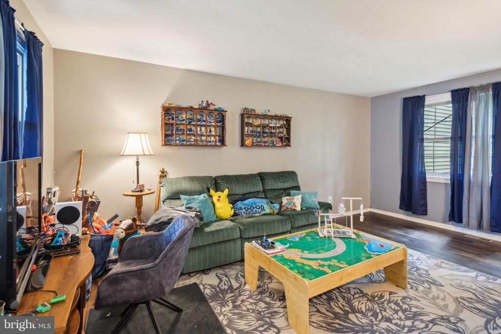 7 WISINA COURT