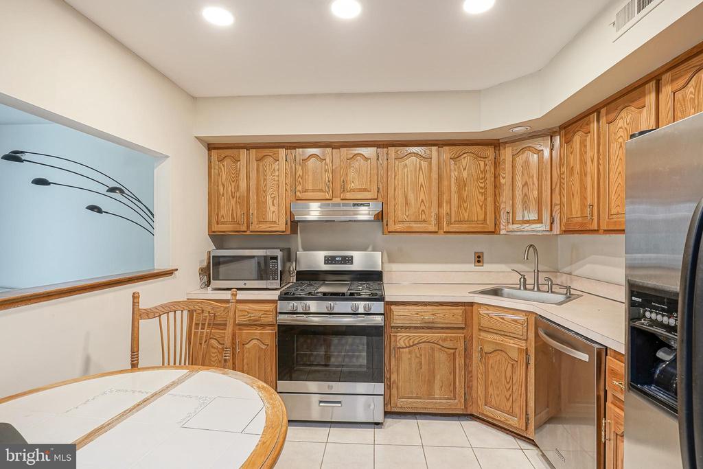 604 HAZELWOOD LANE