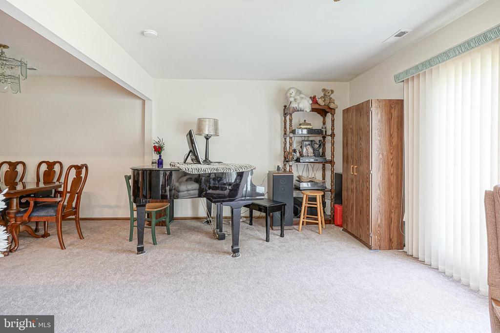 604 HAZELWOOD LANE