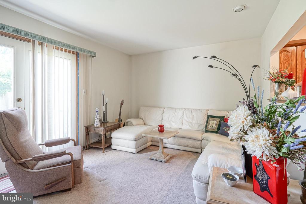 604 HAZELWOOD LANE