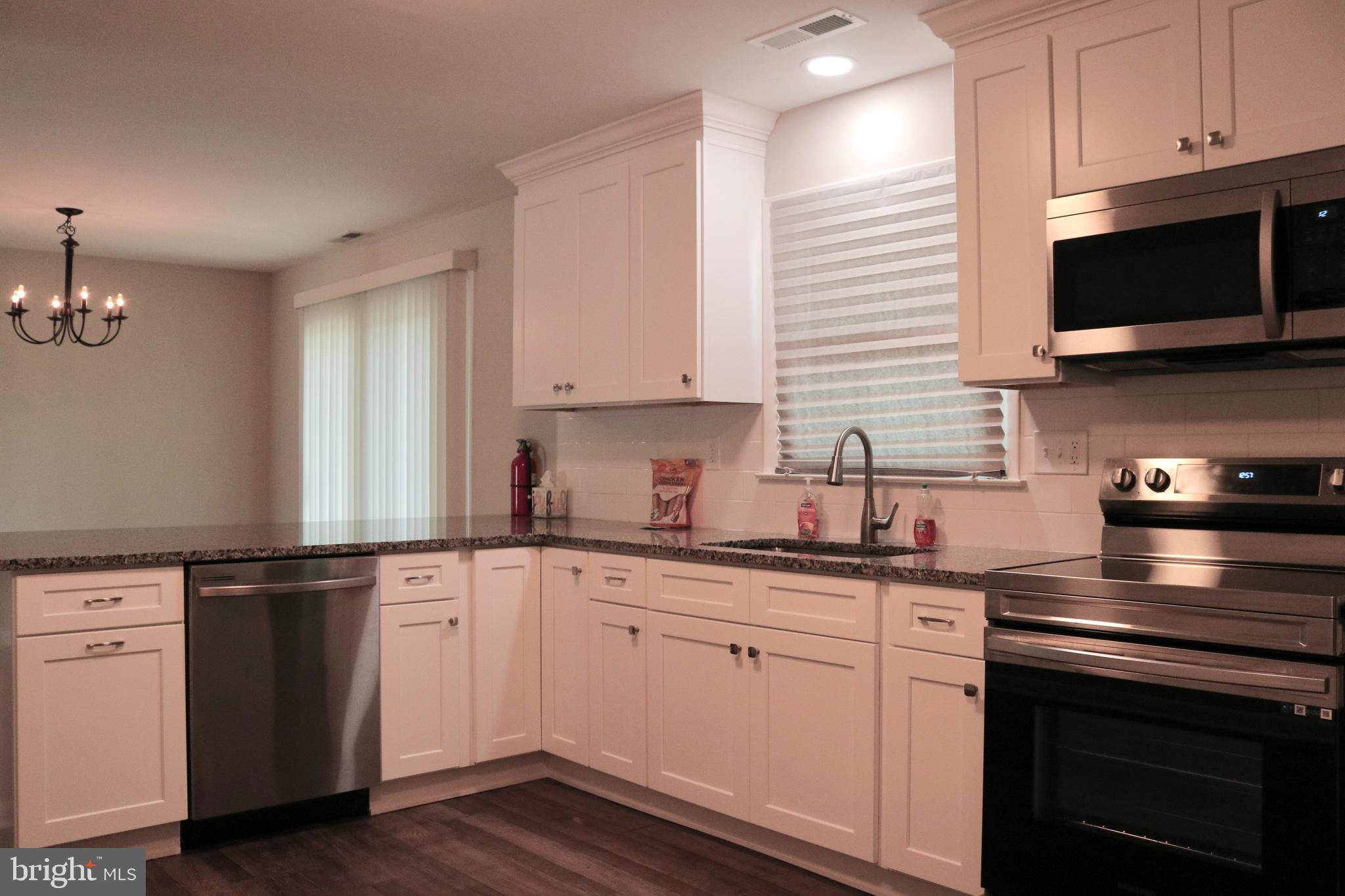 225 N Locust Ave