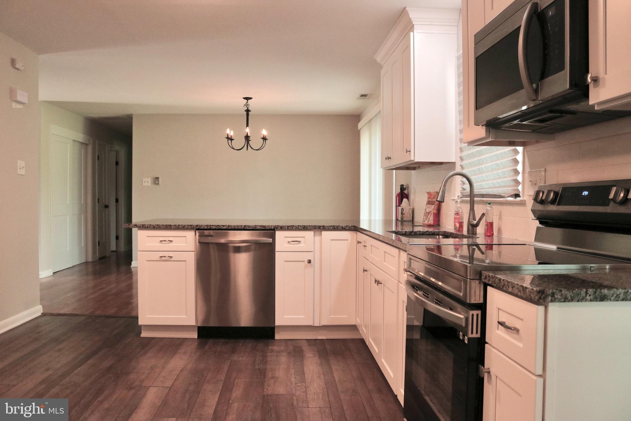 225 N Locust Ave