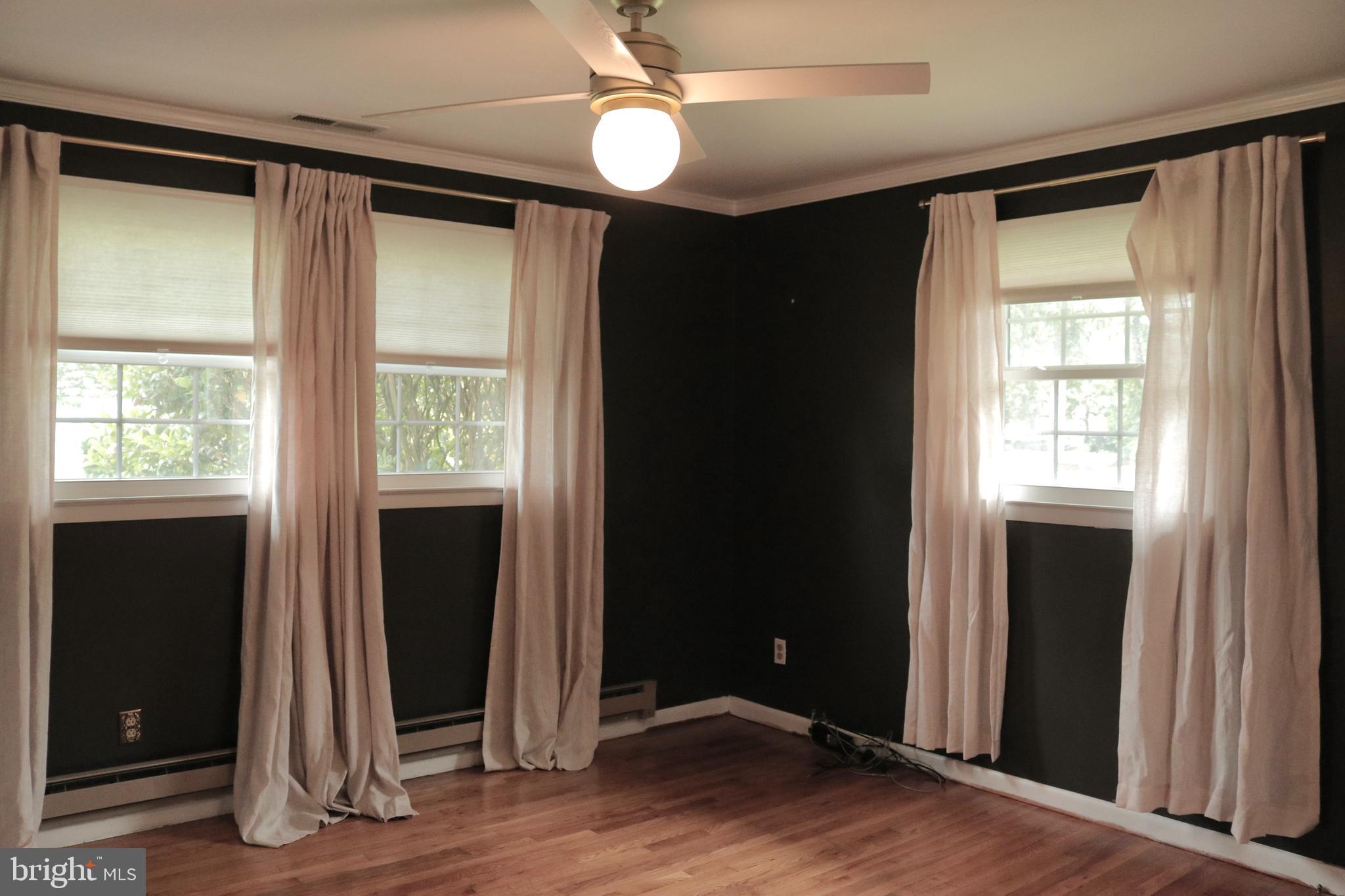 225 N Locust Ave