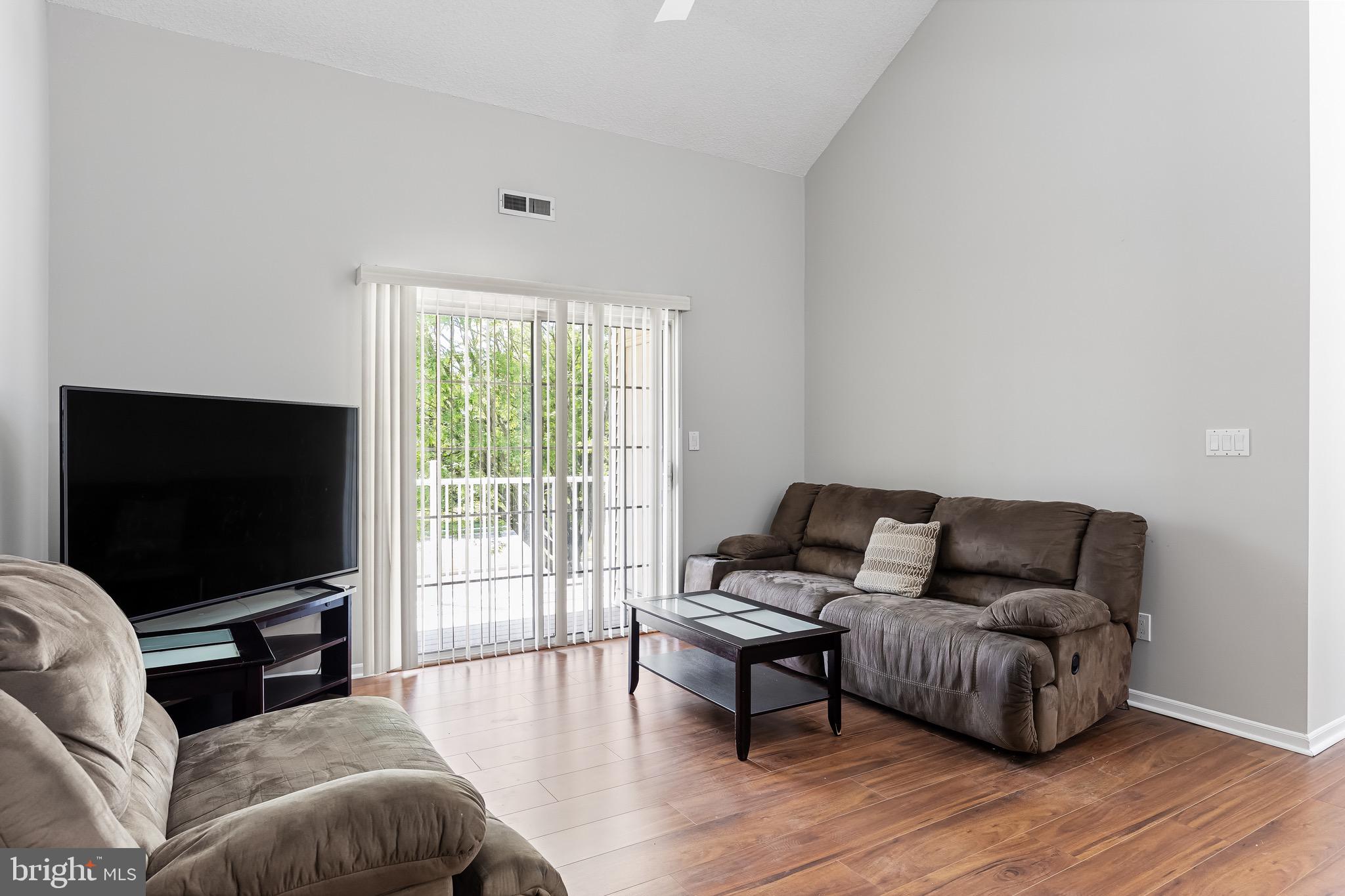 3806-B Saxony Dr