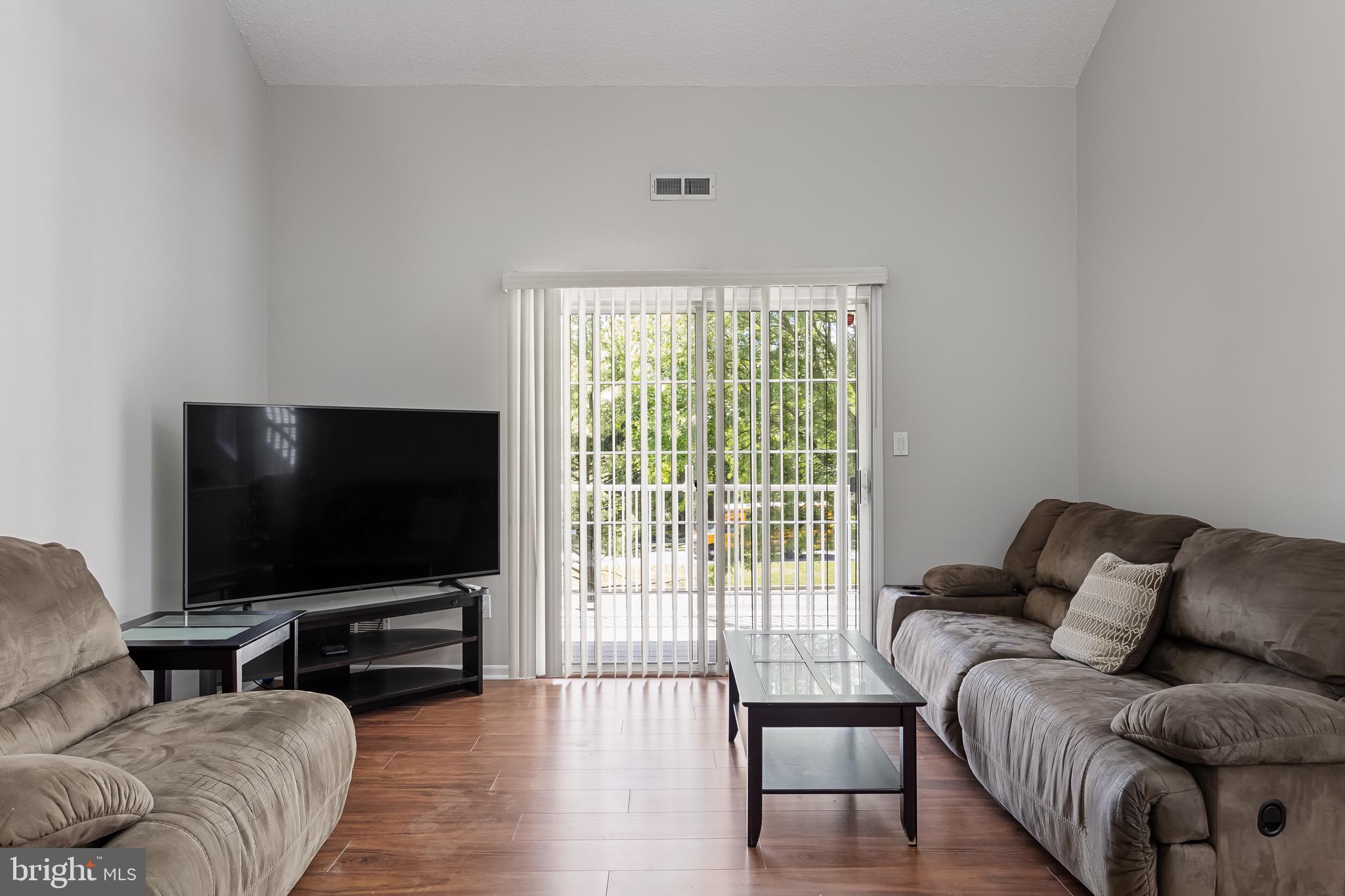 3806-B Saxony Dr