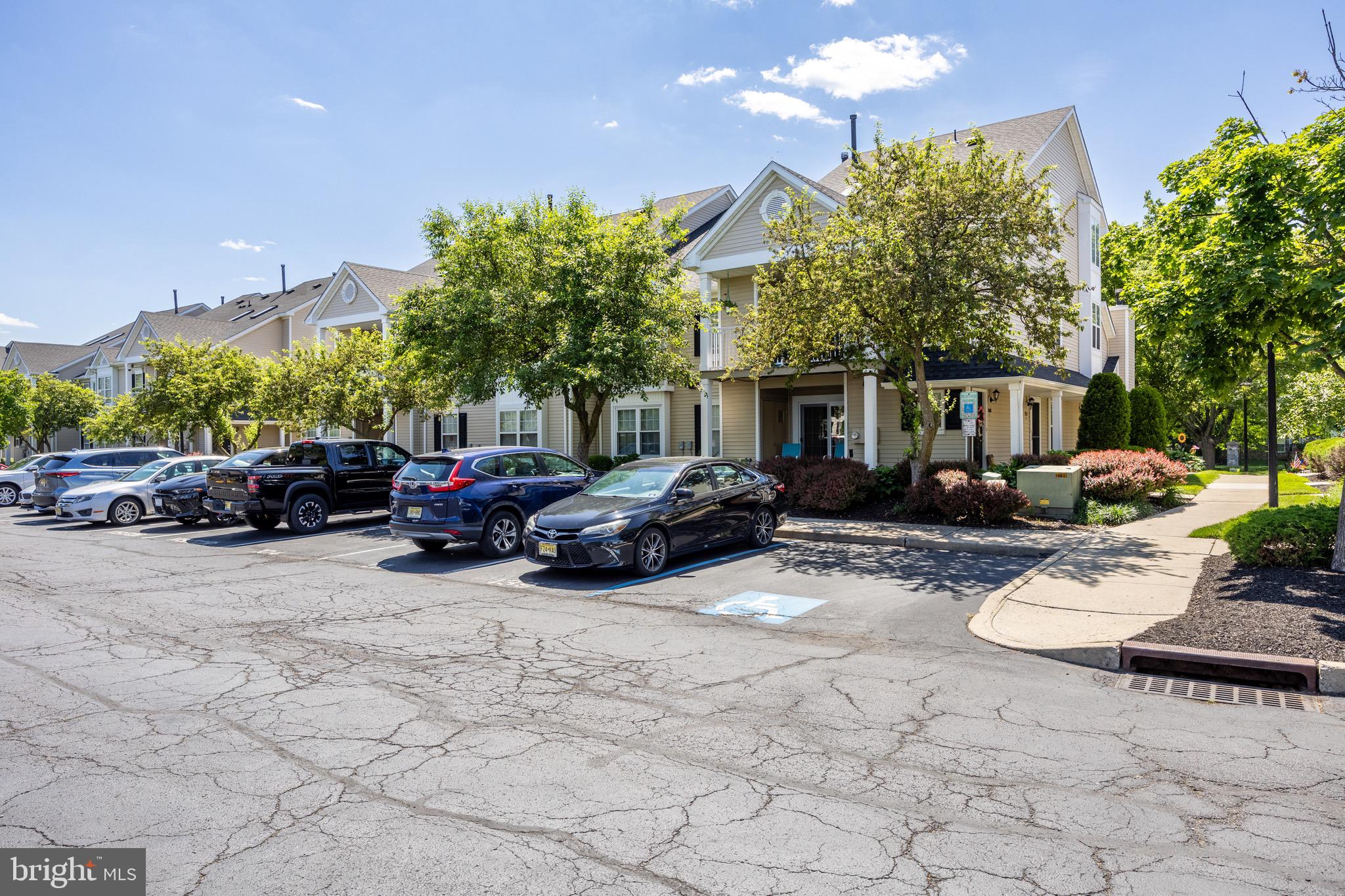 3806-B Saxony Dr