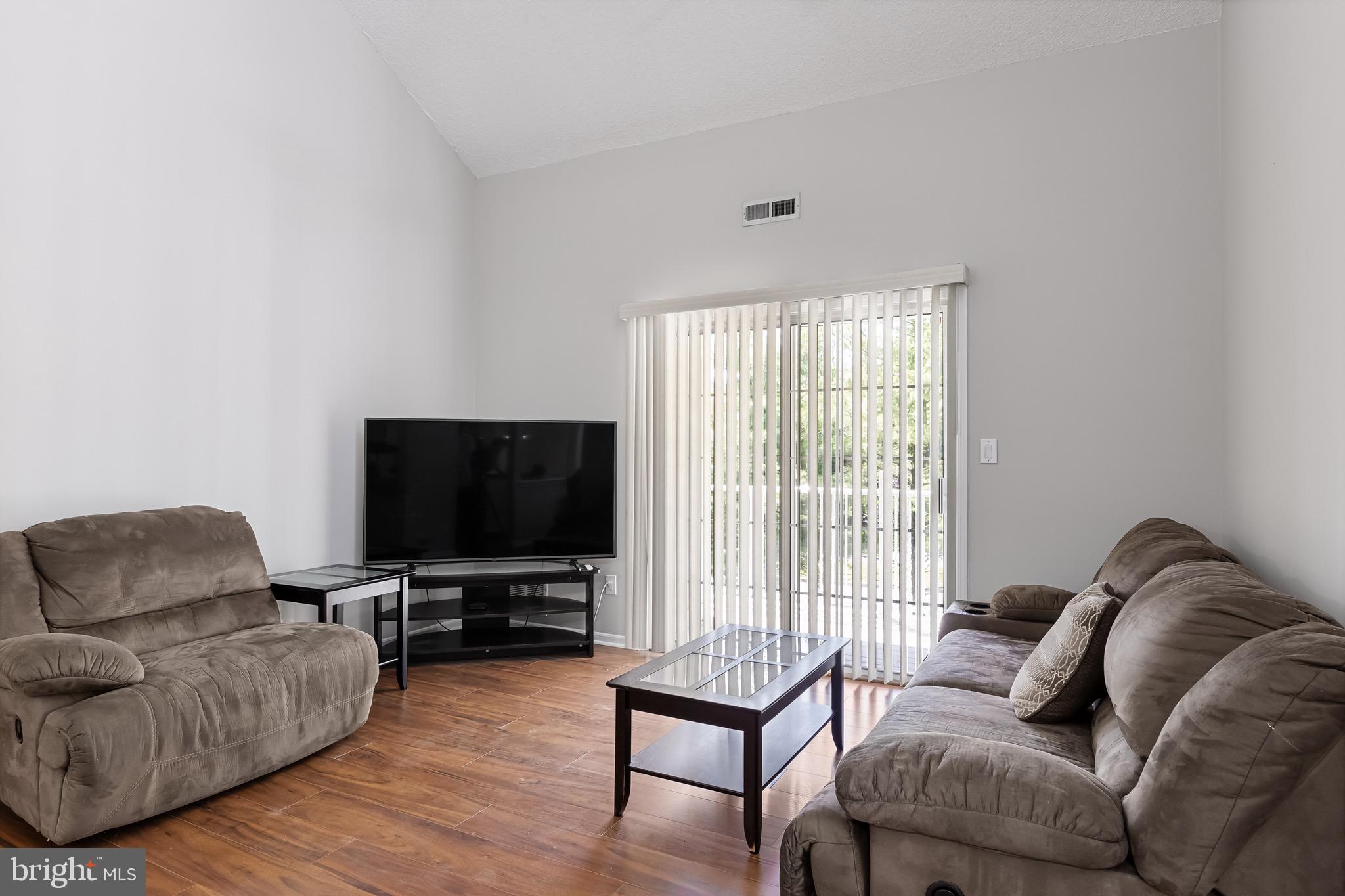 3806-B Saxony Dr