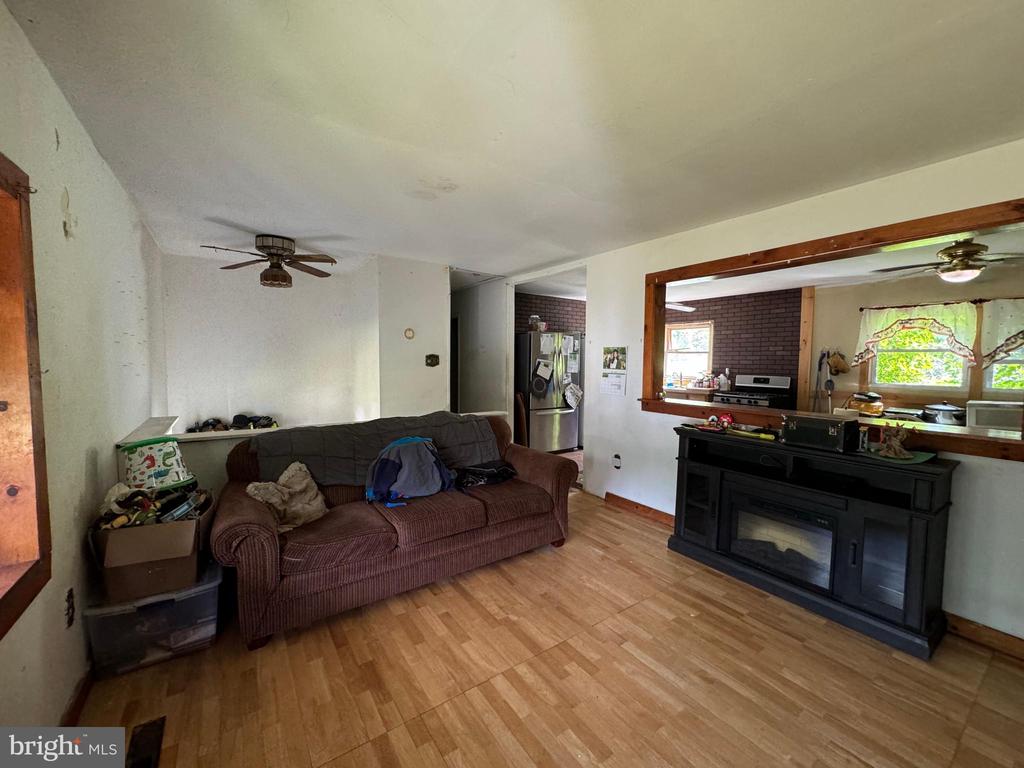 402 LOUISIANA TRAIL