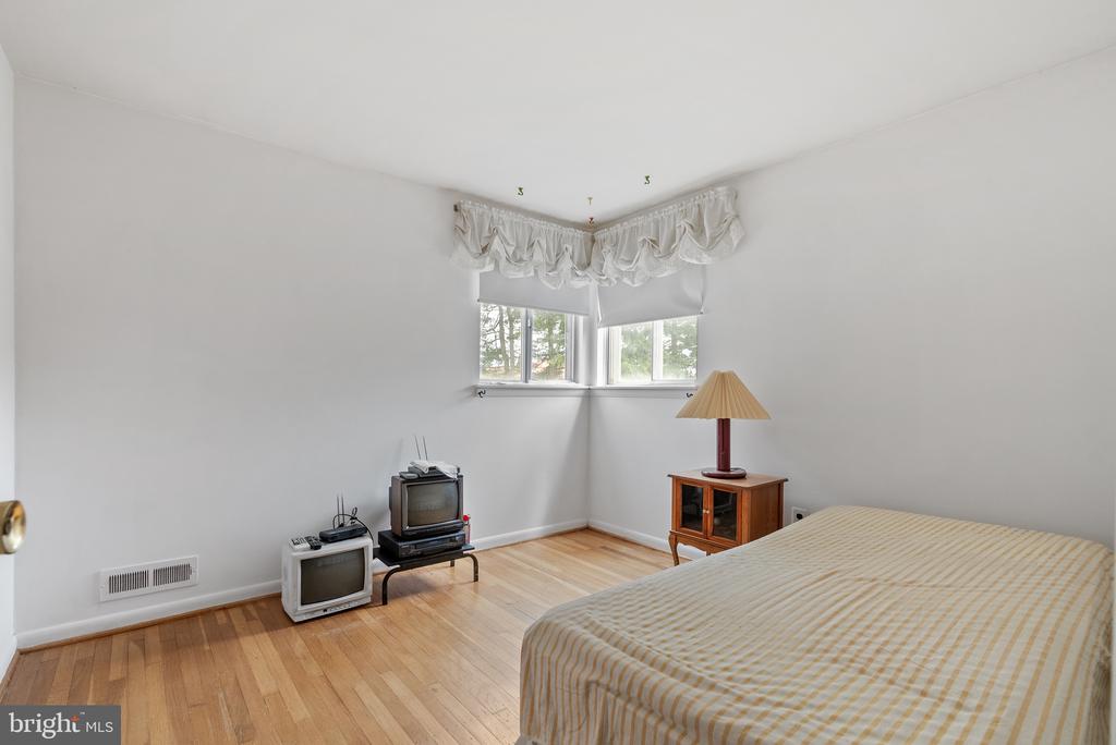 9 Everington Rd
