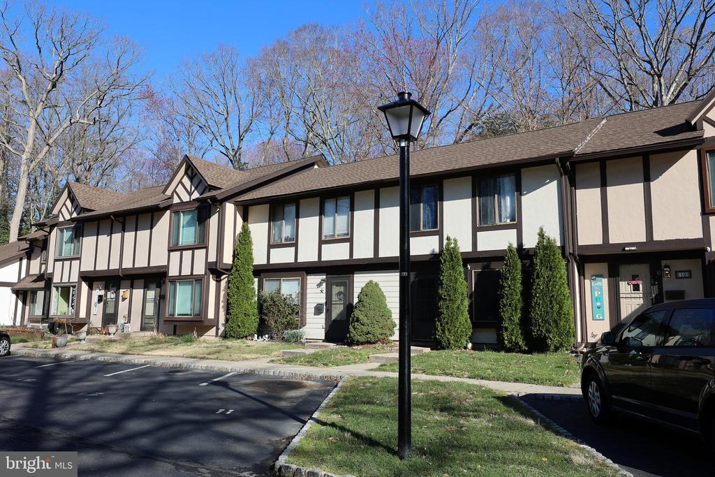 11 Sycamore Ct