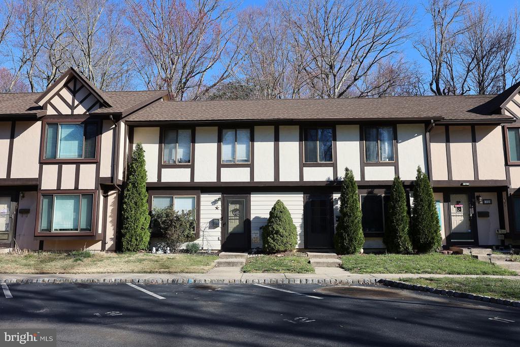 11 Sycamore Ct