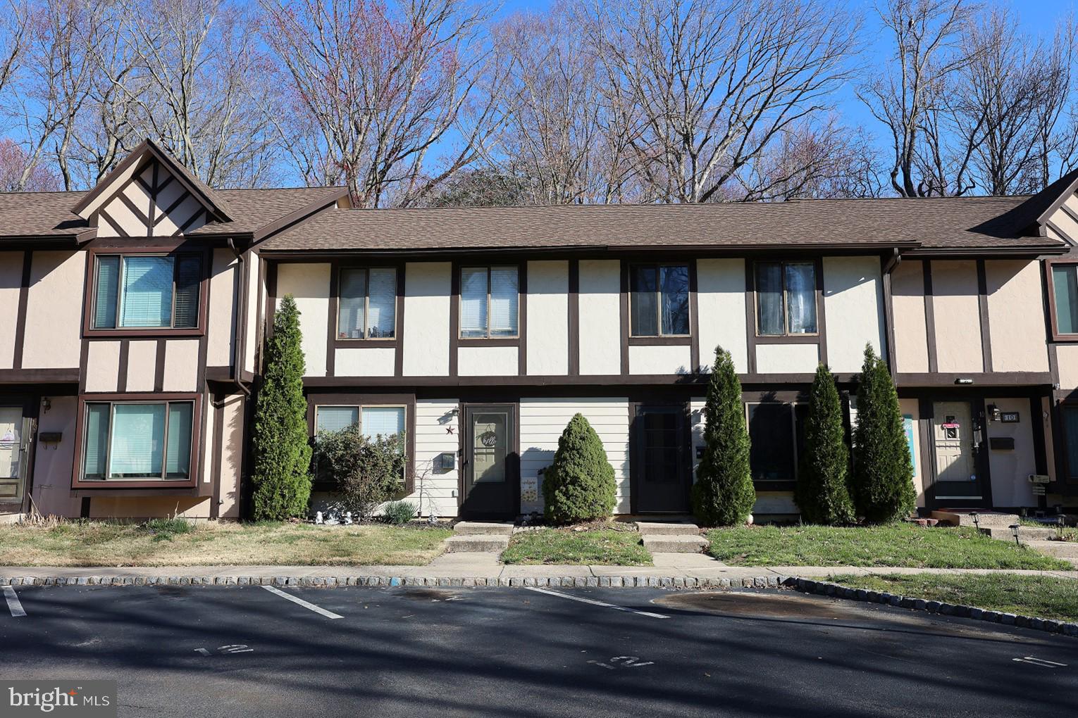 11 Sycamore Ct