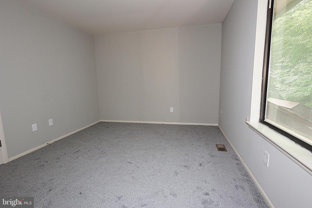 11 Sycamore Ct