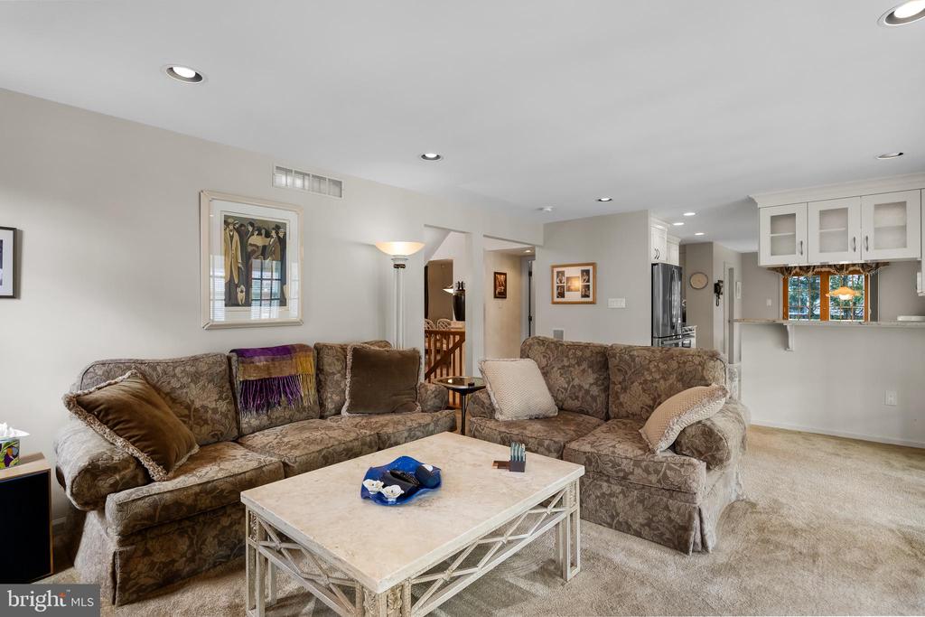 108 W Dominion Dr