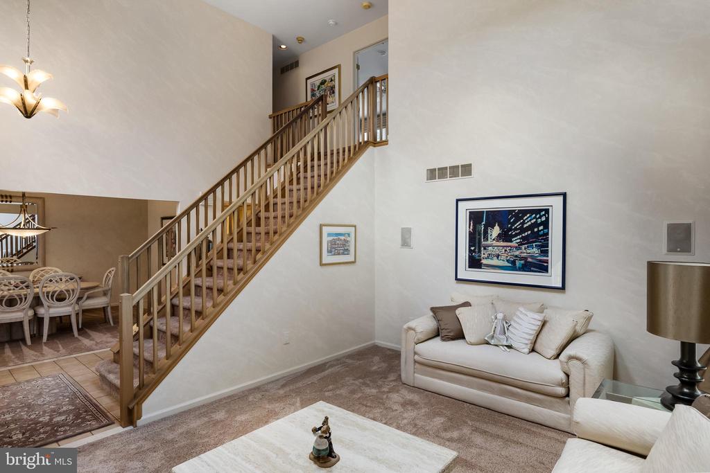 108 W Dominion Dr