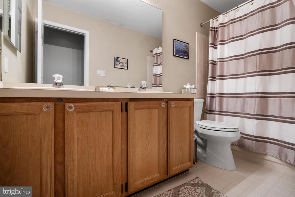 108 W Dominion Dr