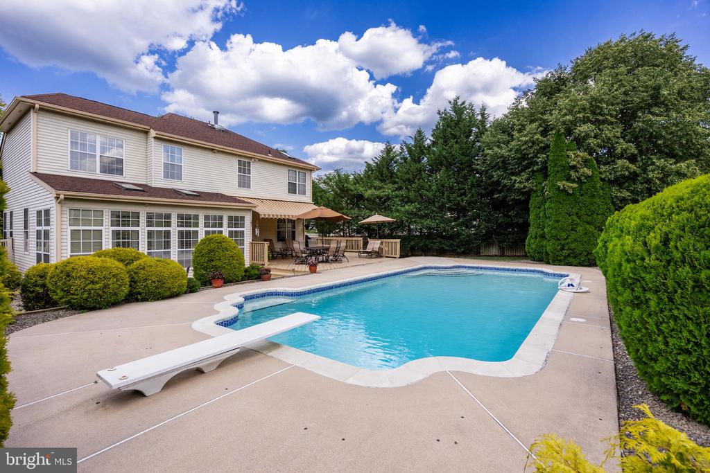 108 W Dominion Dr