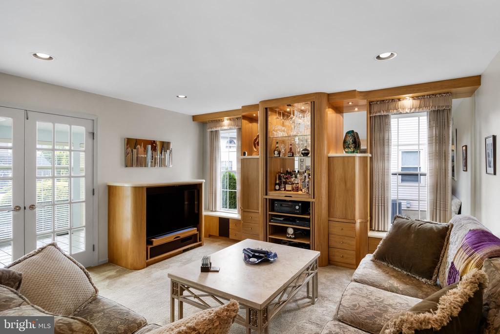 108 W Dominion Dr