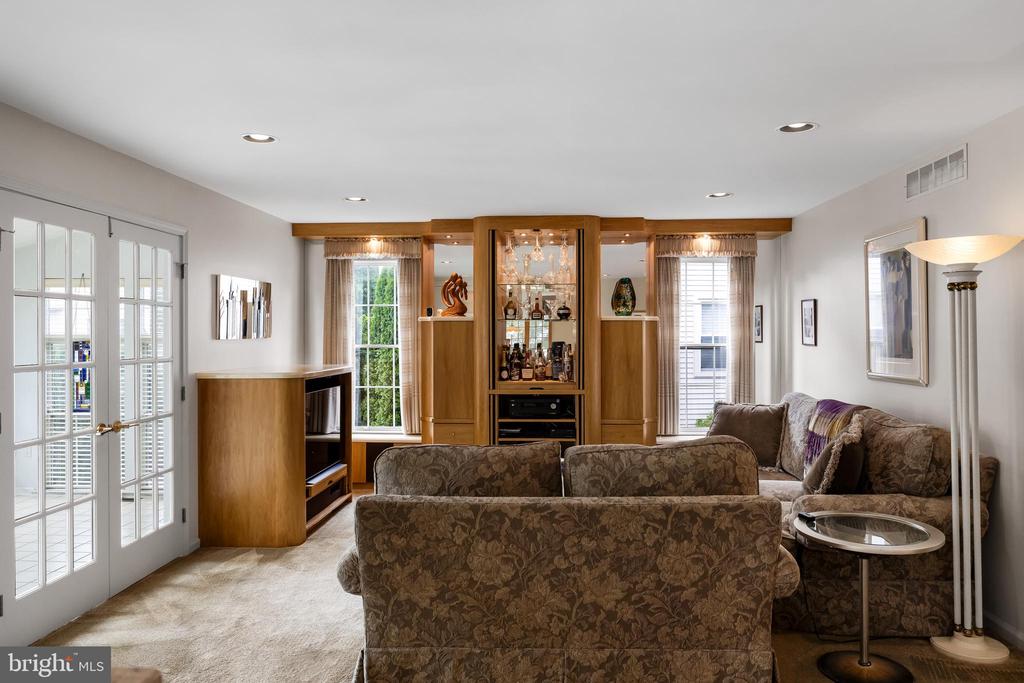 108 W Dominion Dr