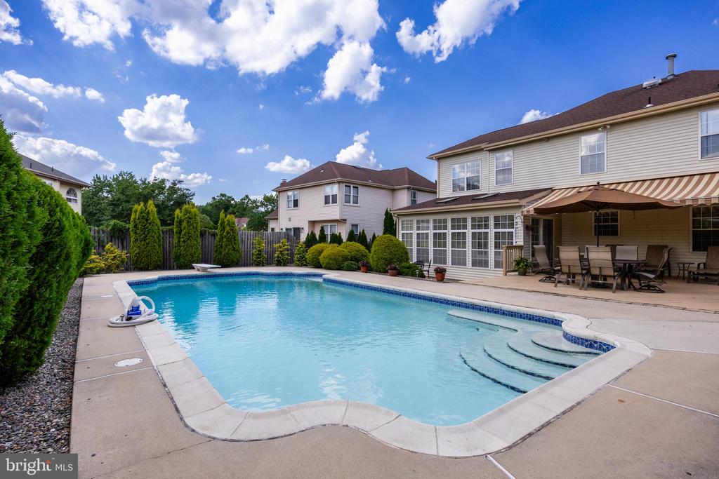 108 W Dominion Dr