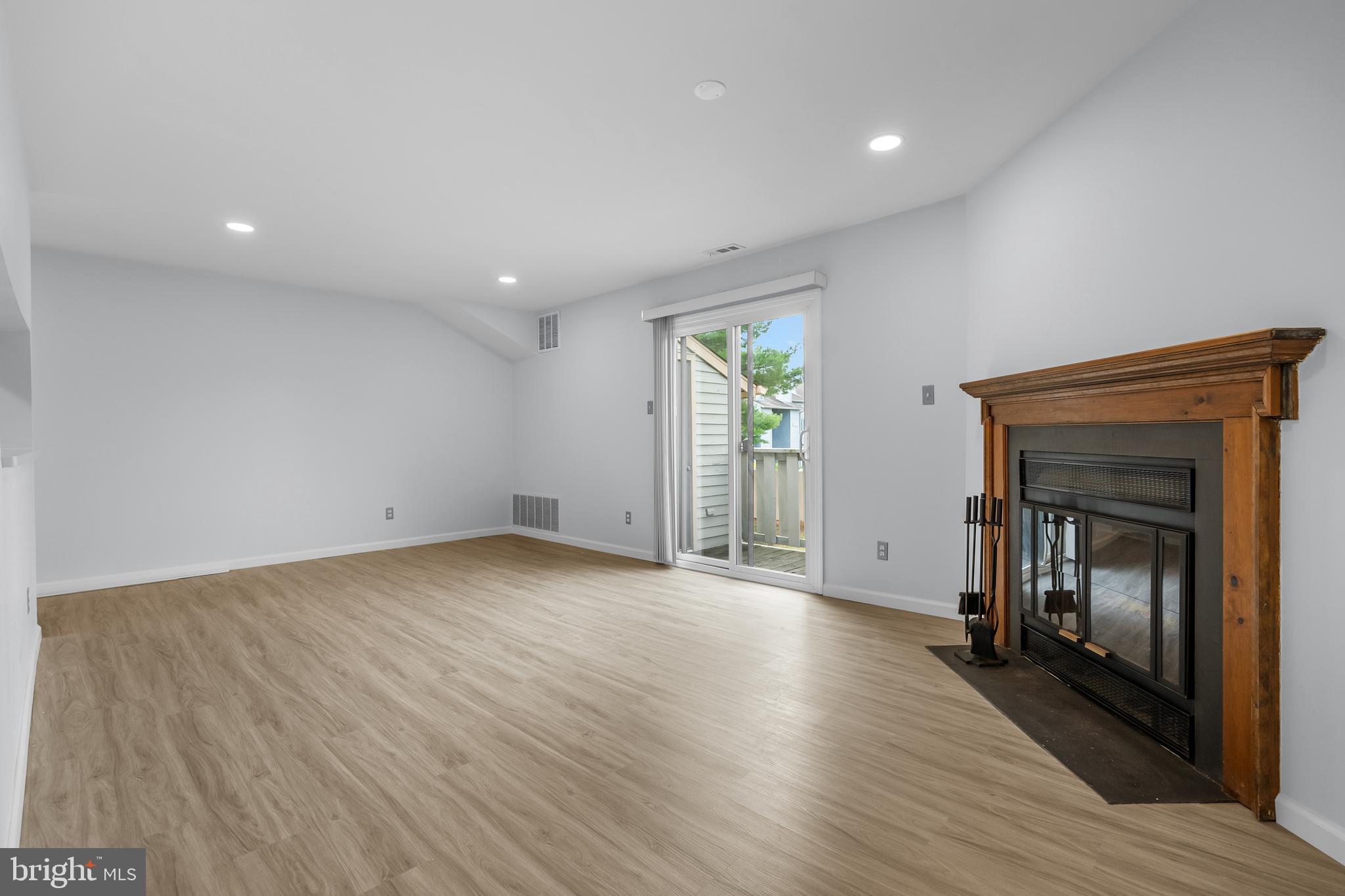 604 WOODHOLLOW