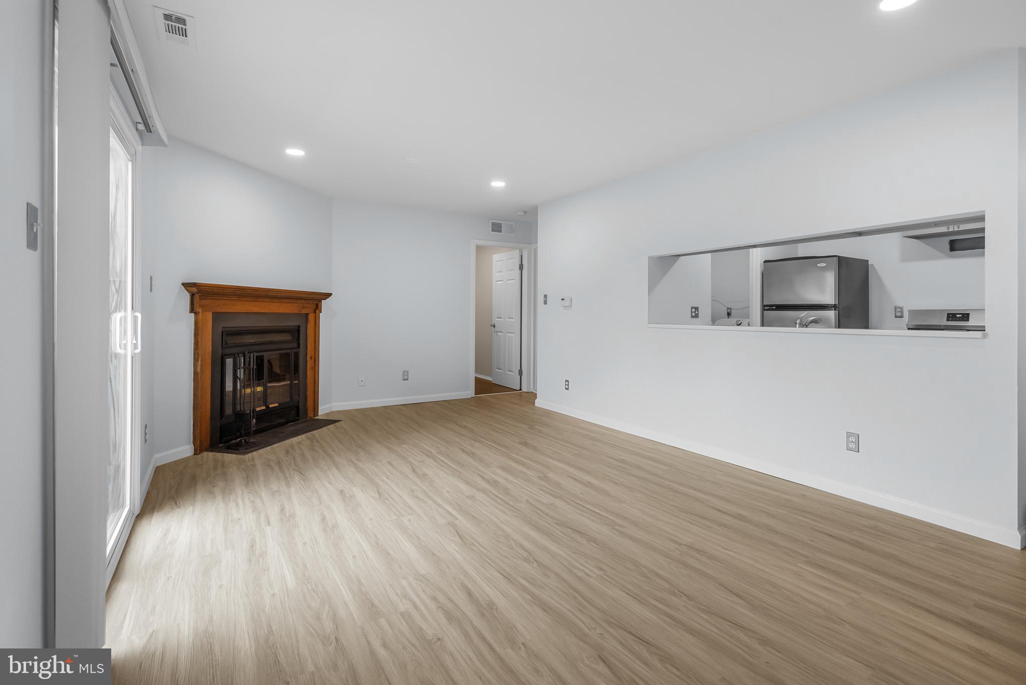 604 WOODHOLLOW