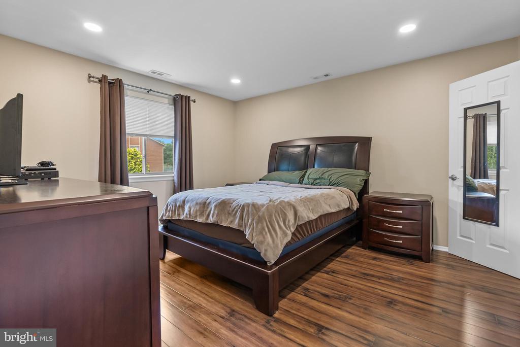 604 WOODHOLLOW