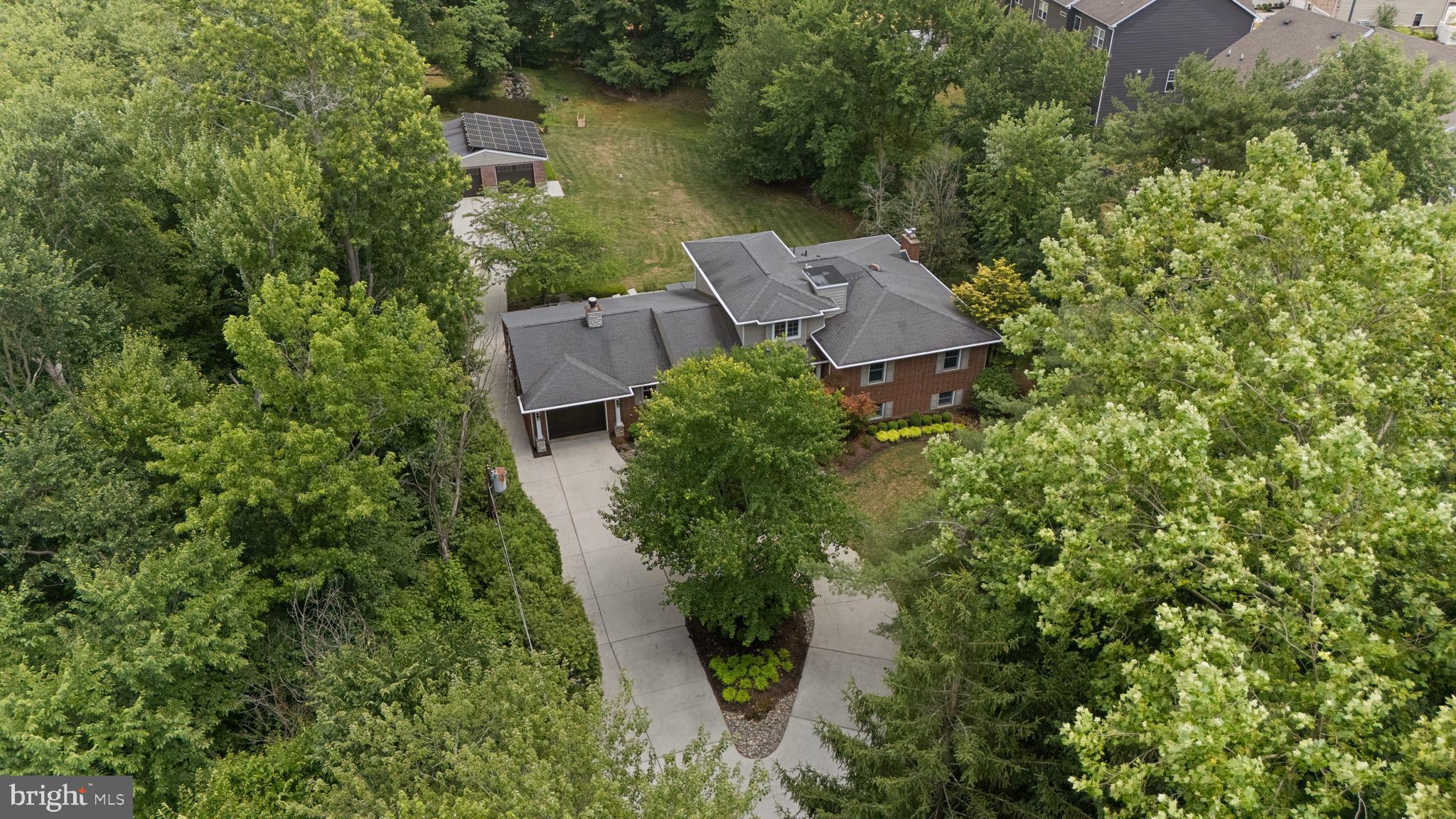 528 N Elmwood Rd