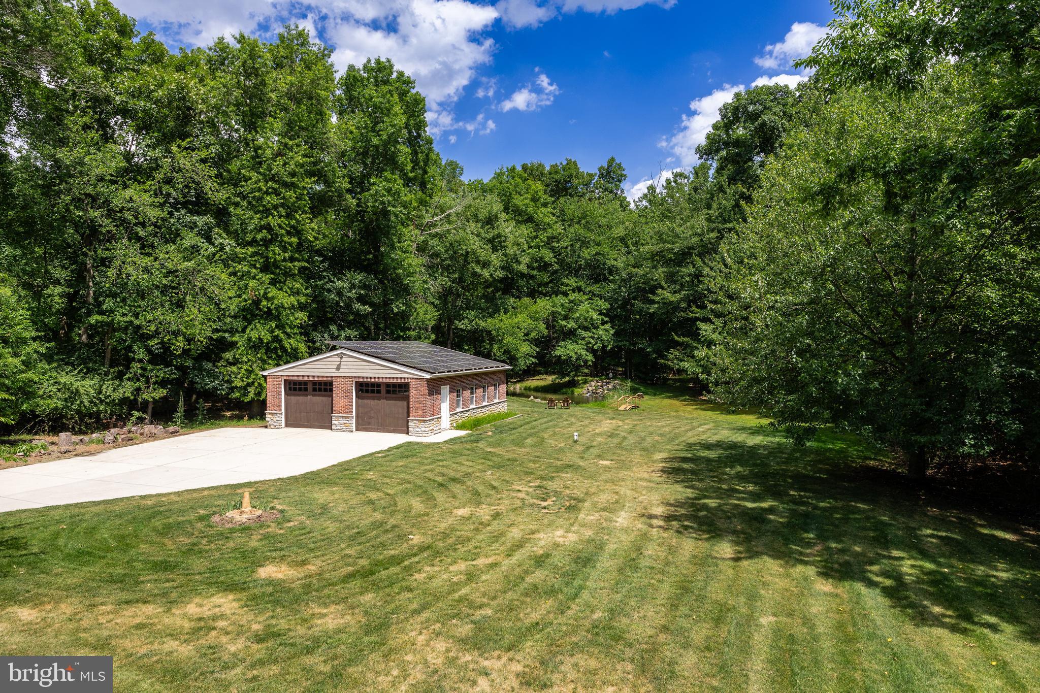 528 N Elmwood Rd