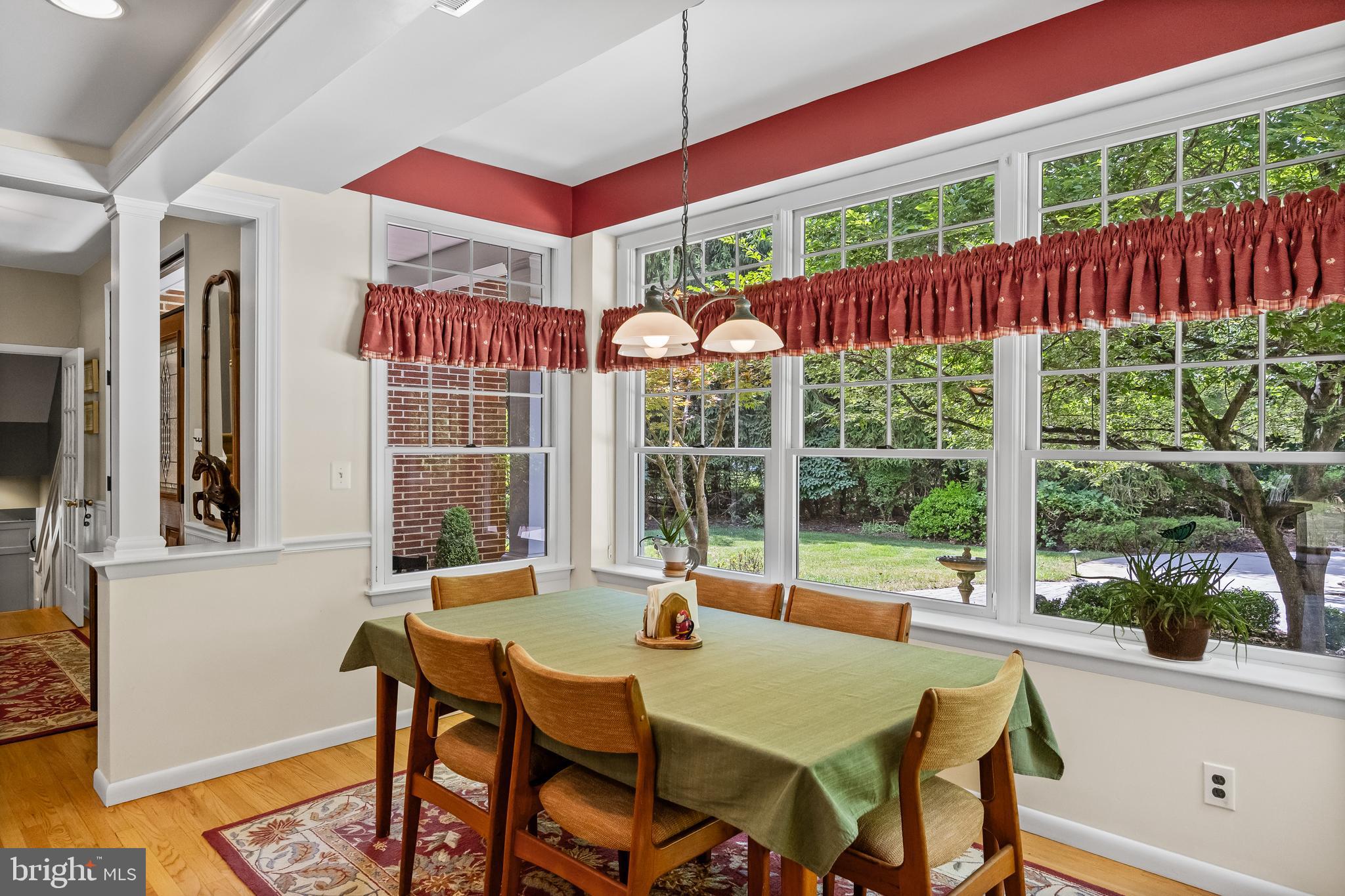 528 N Elmwood Rd