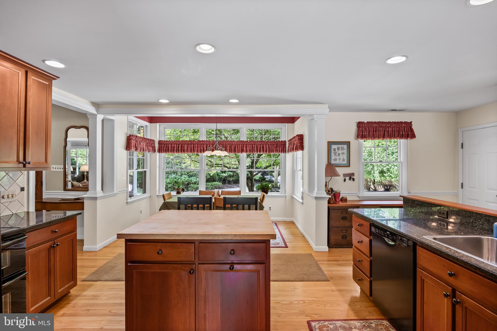 528 N Elmwood Rd