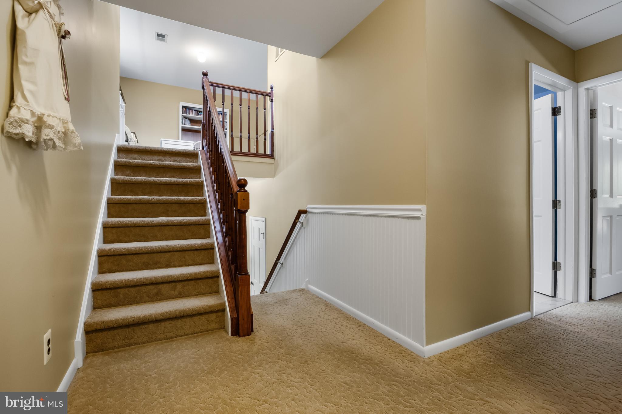 528 N Elmwood Rd