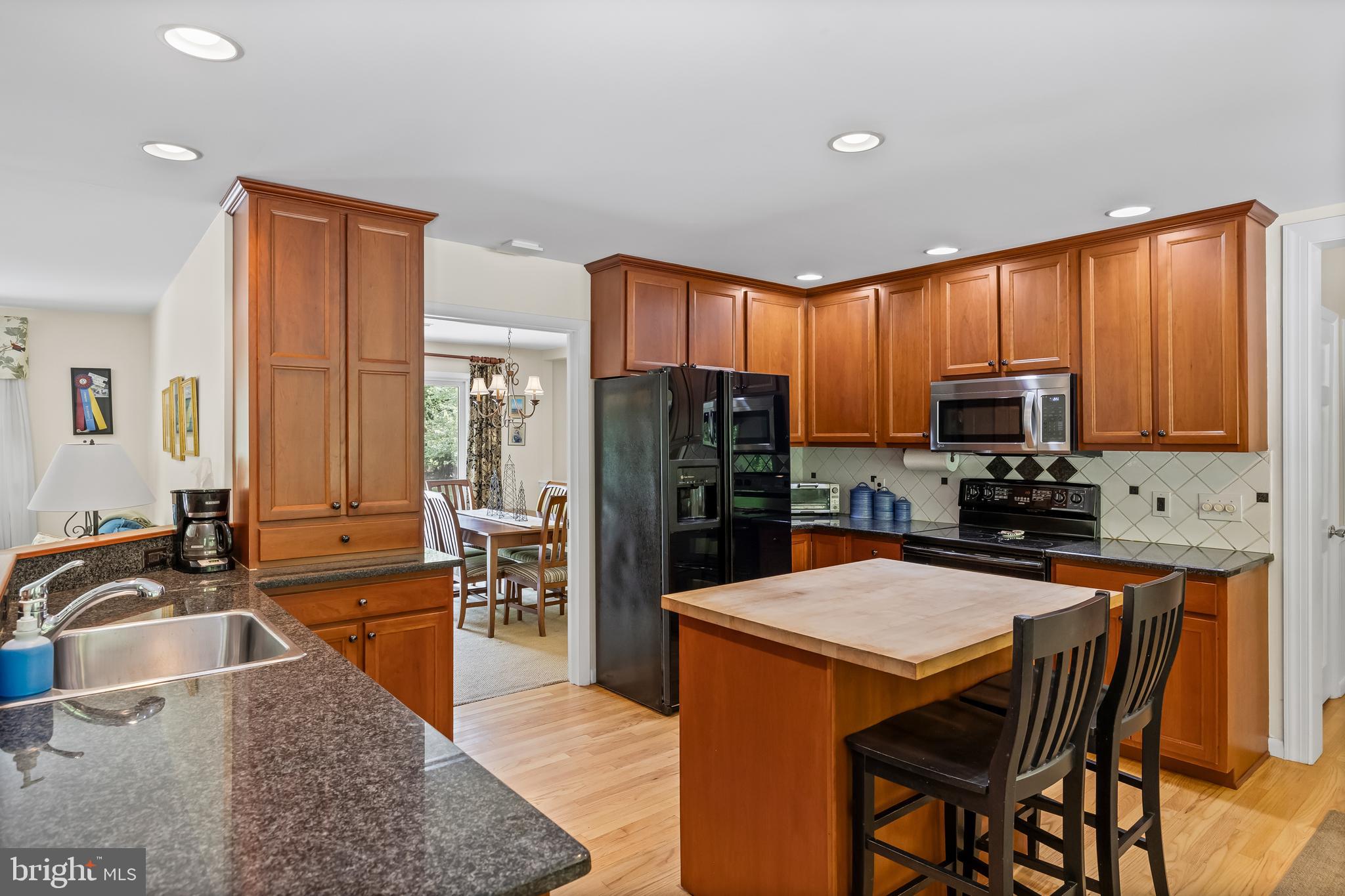 528 N Elmwood Rd