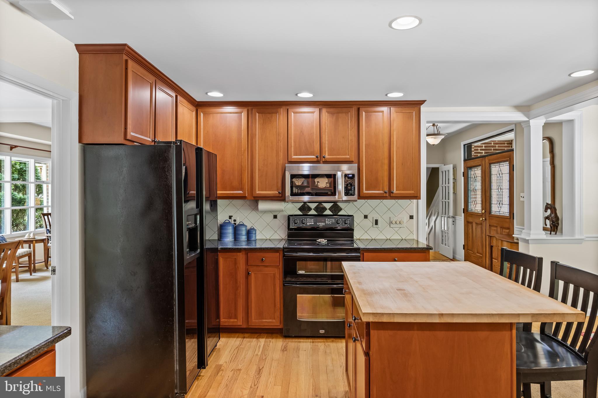 528 N Elmwood Rd