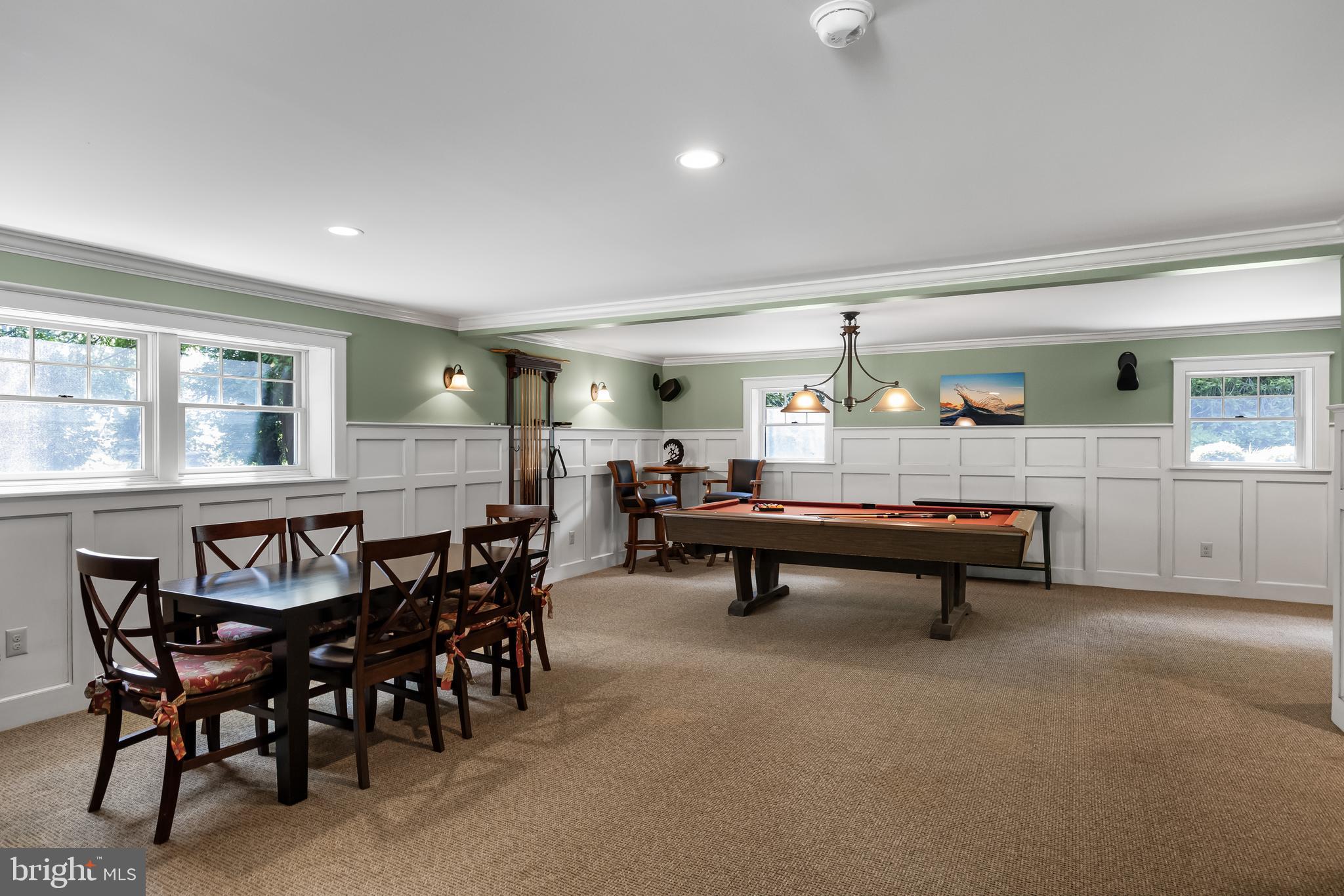 528 N Elmwood Rd