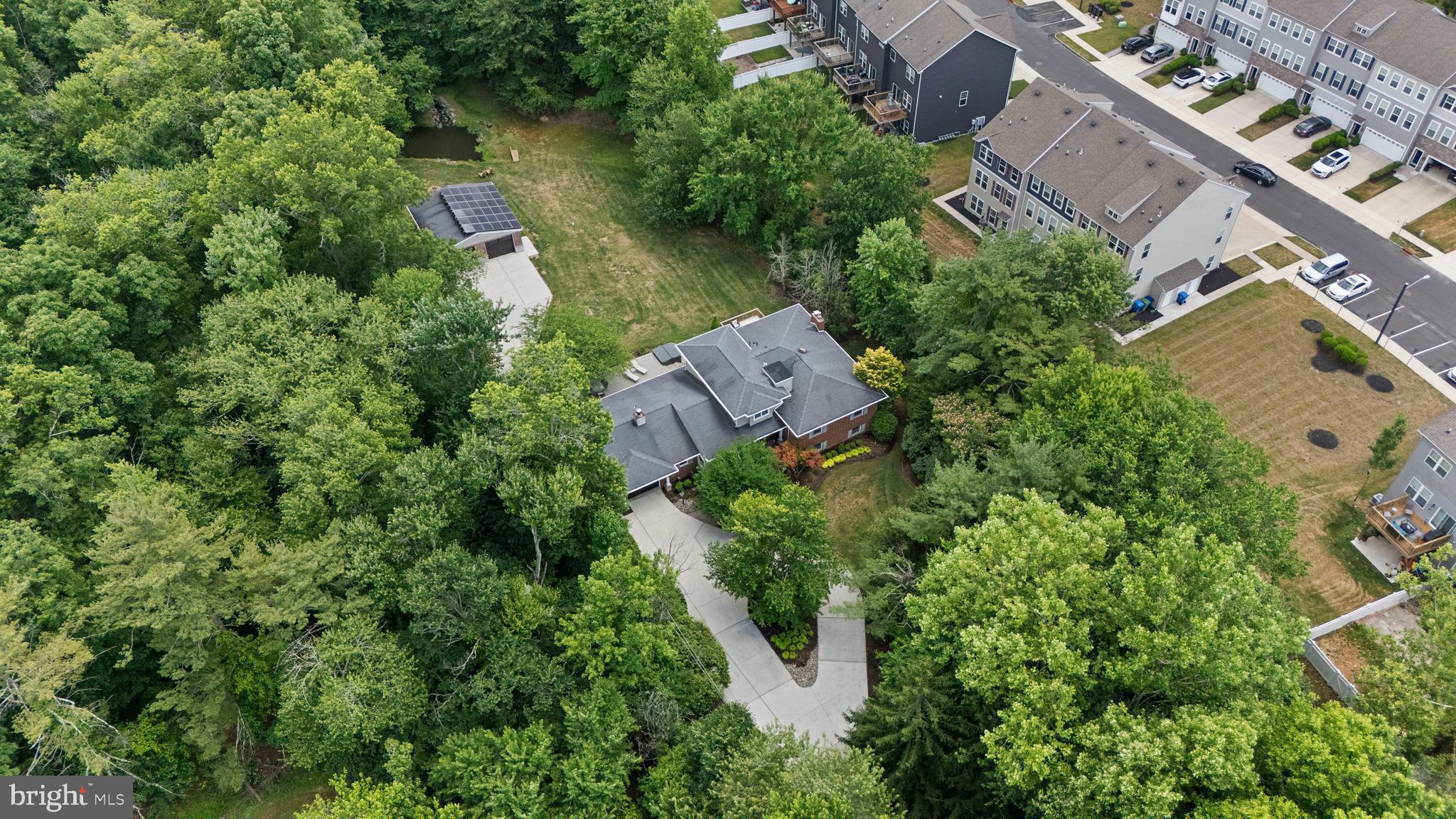 528 N Elmwood Rd
