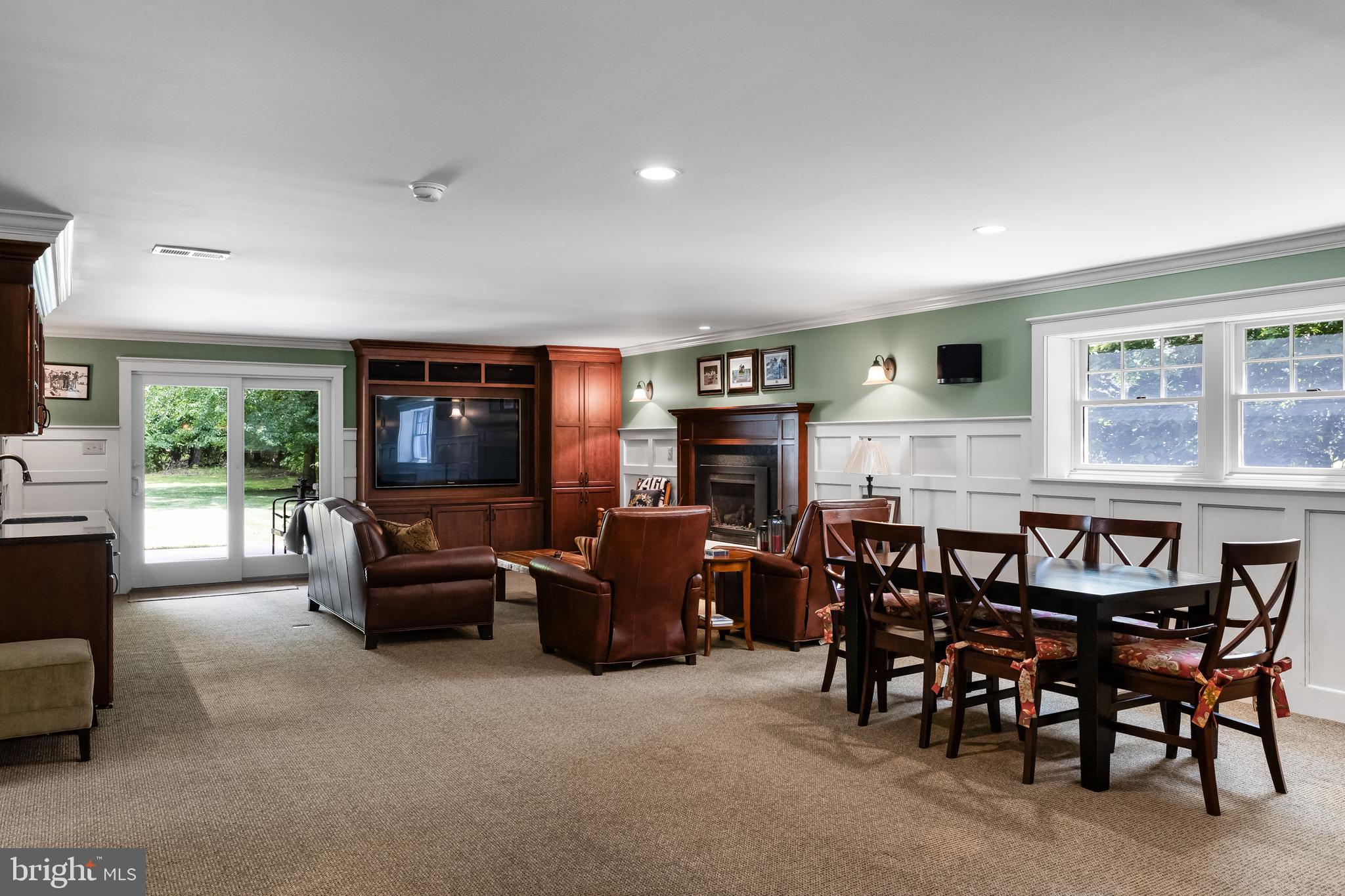 528 N Elmwood Rd